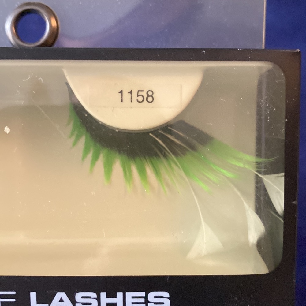 Fantasy False lashes bundle - Picture 5 of 11